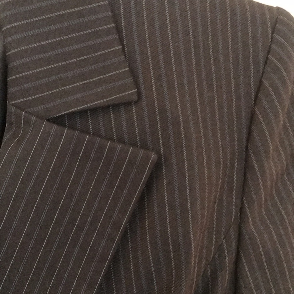 Like new! Black & blue pinstriped pant suit - Picture 4 of 10